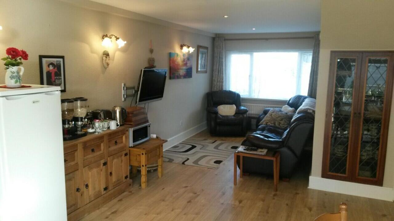 Villa St.John B&B Athlone Buitenkant foto